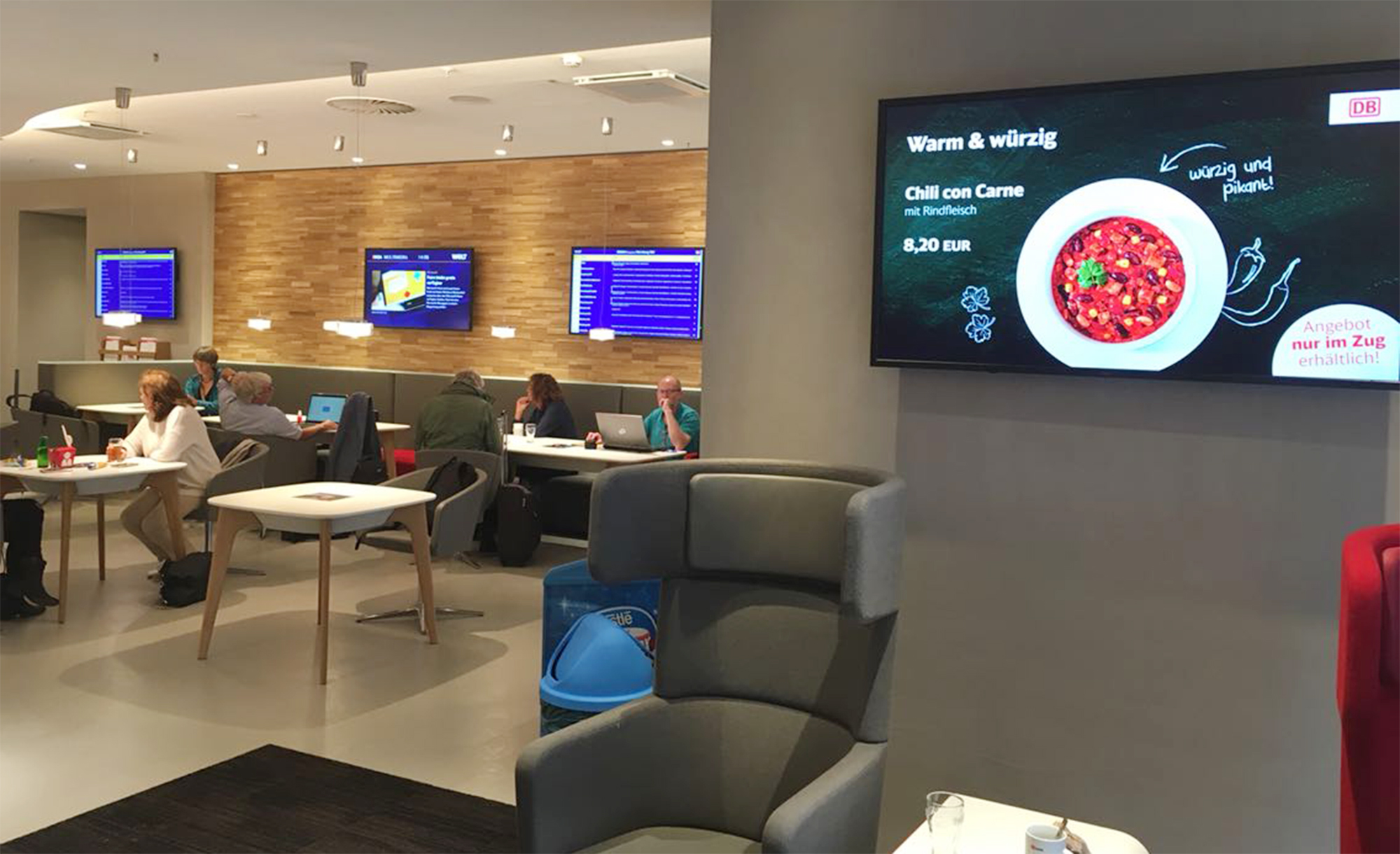 Quelle: DB Systel GmbH Displays in Lounges