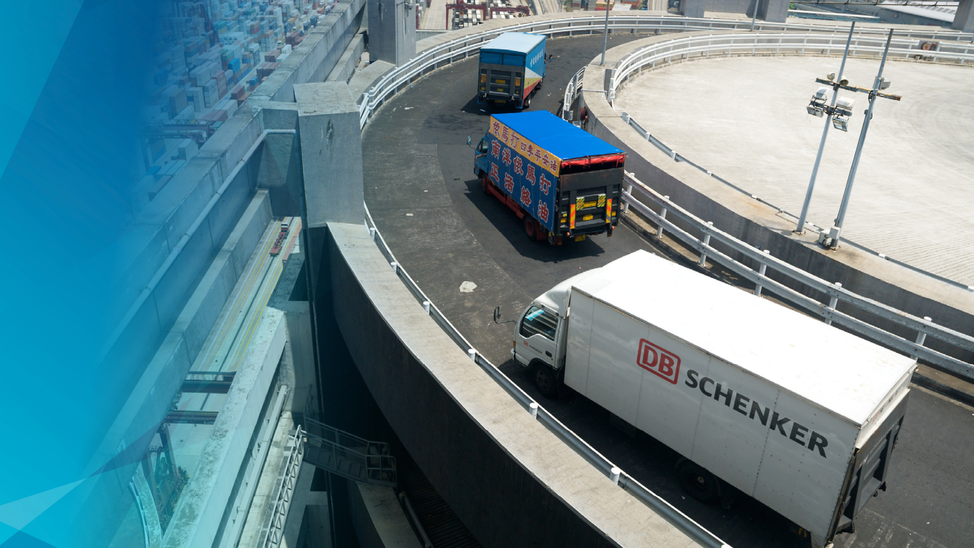 DB Systel Güterverkehr und Logistik - drei LKW in einer Kurve