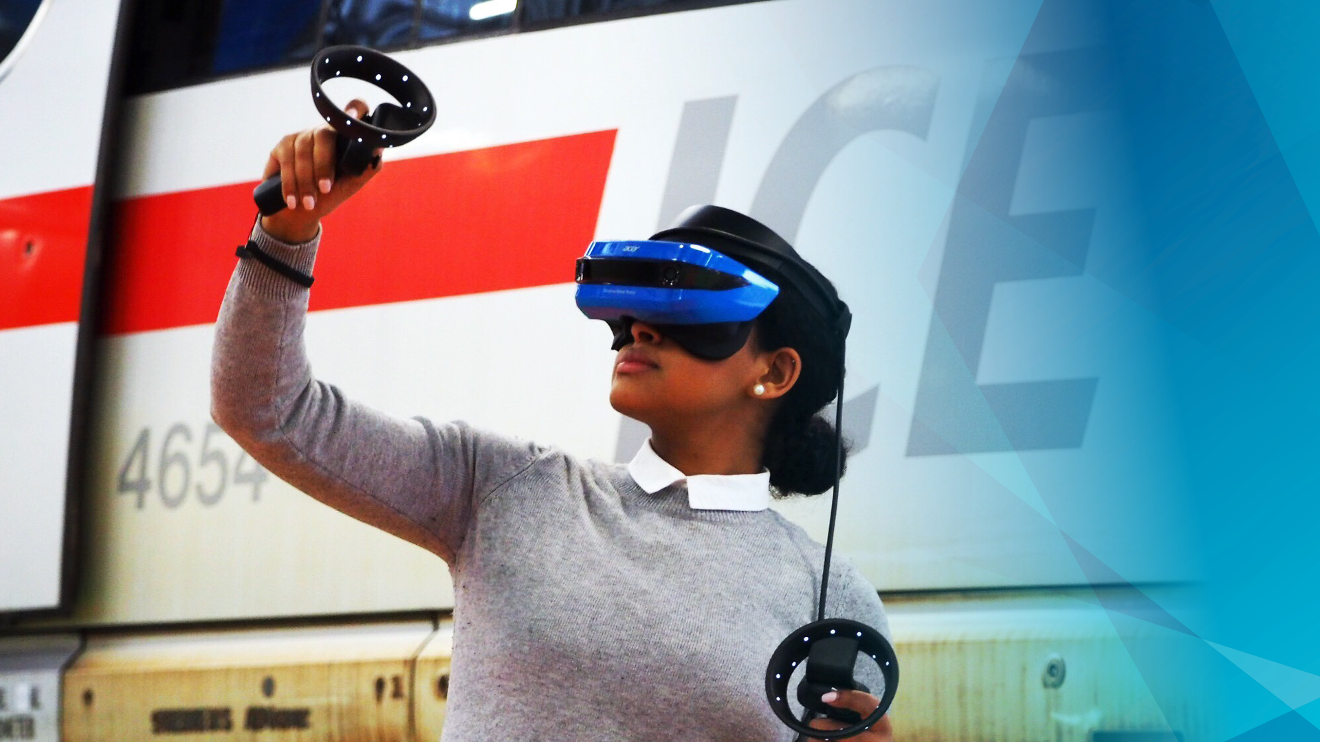 DB Systel Venture ImmersiveTech - Woman using VR