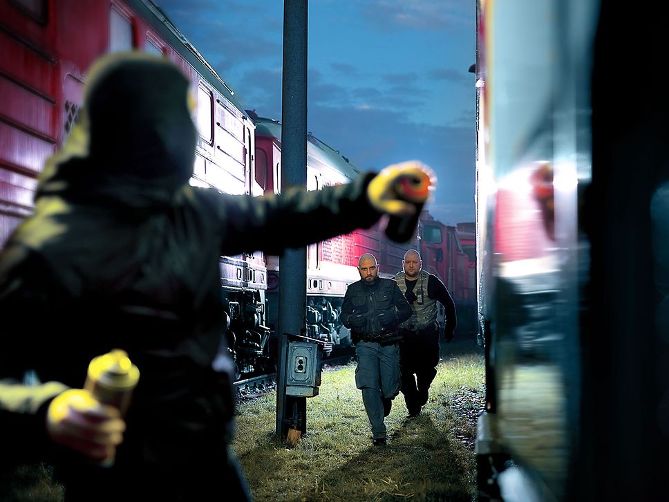 Sicherheitskräfte der DB im Einsatz gegen Graffitisprayer