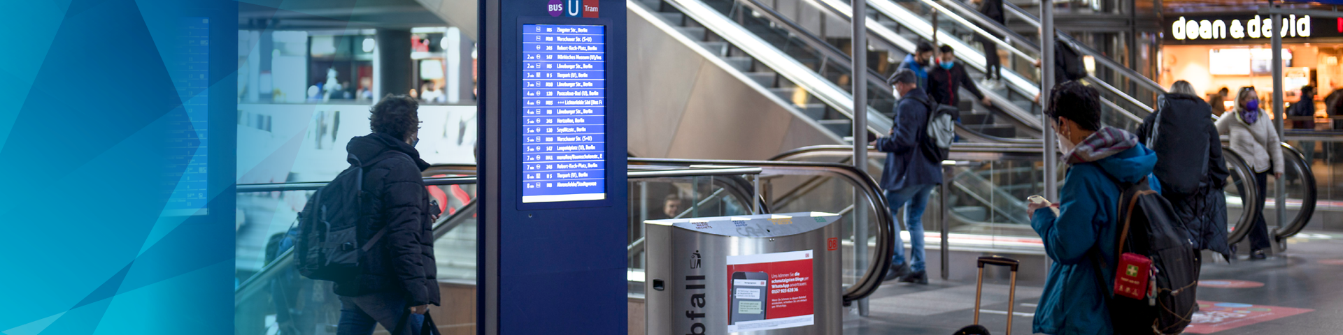 Anzeigetafel am Hauptbahnhof Berlin